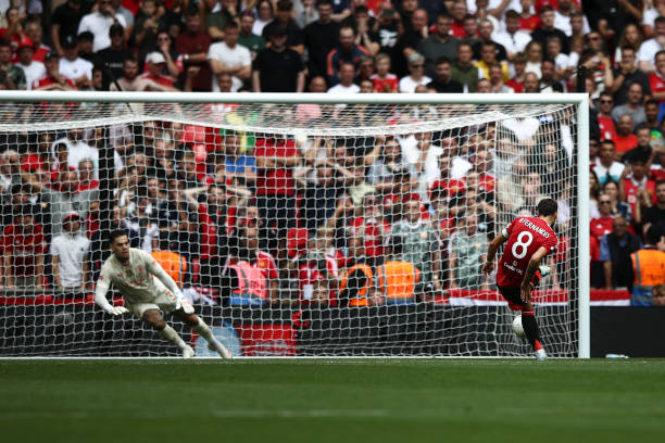 于高强度的 于高强度的